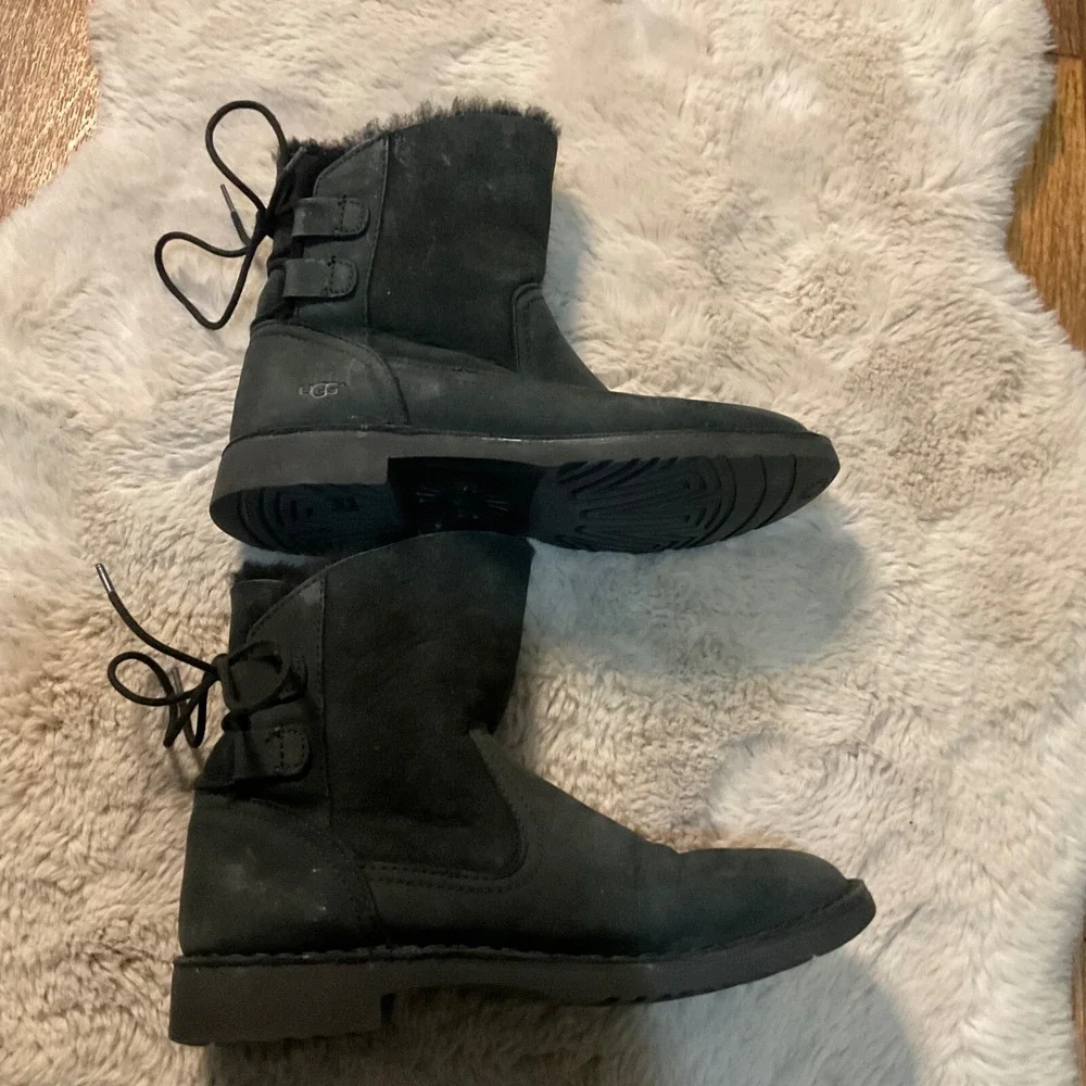 UGG‎ Booties Size 7 Black Naiyah Suede Tie Back Sterling Womens